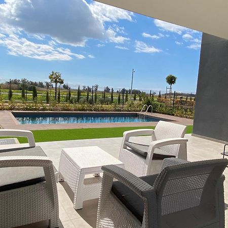 לימסול Sunset Gardens - Holiday Apartments - By Tlv Living מראה חיצוני תמונה