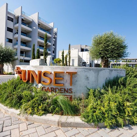 לימסול Sunset Gardens - Holiday Apartments - By Tlv Living מראה חיצוני תמונה