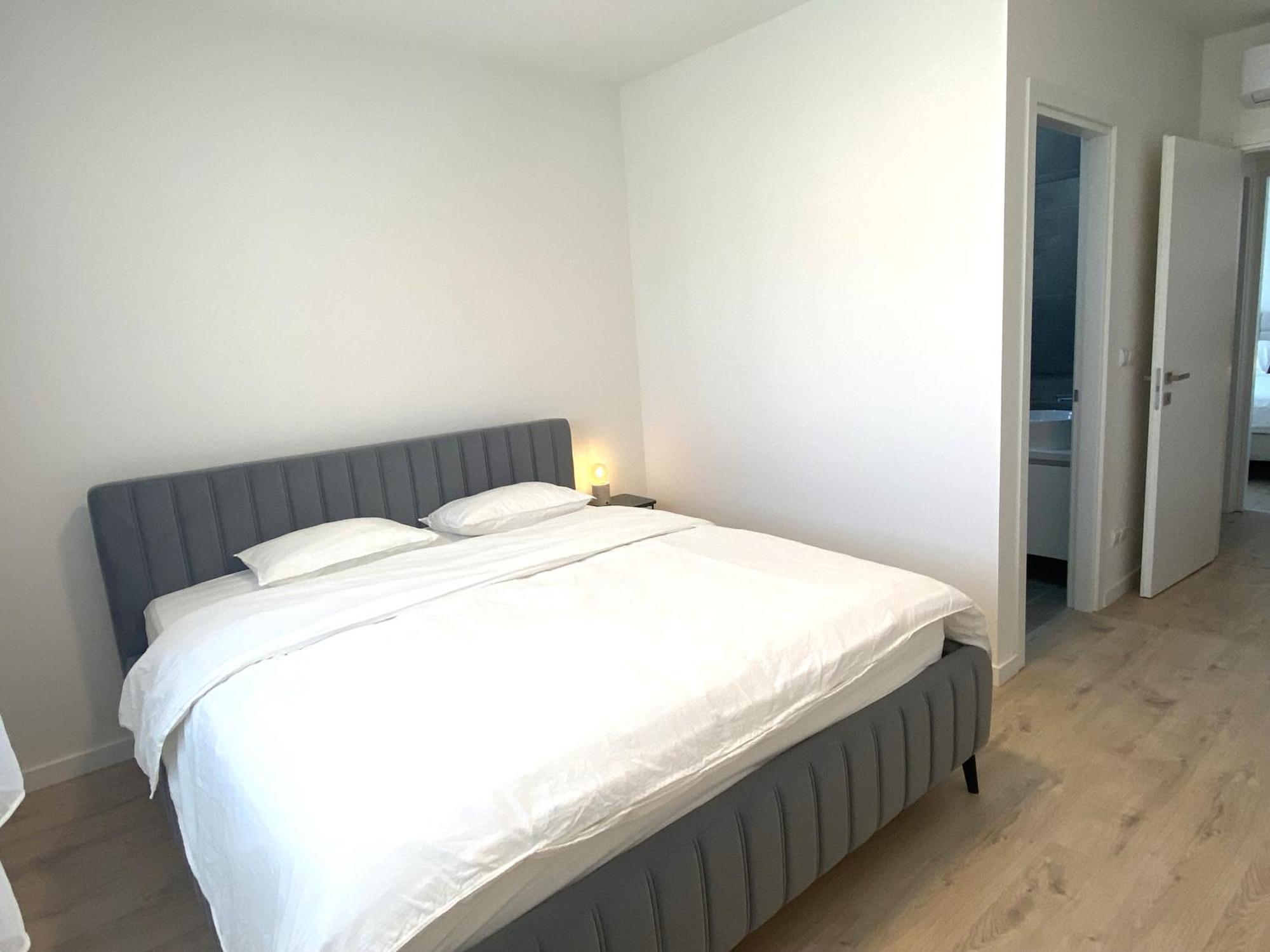 לימסול Sunset Gardens - Holiday Apartments - By Tlv Living מראה חיצוני תמונה
