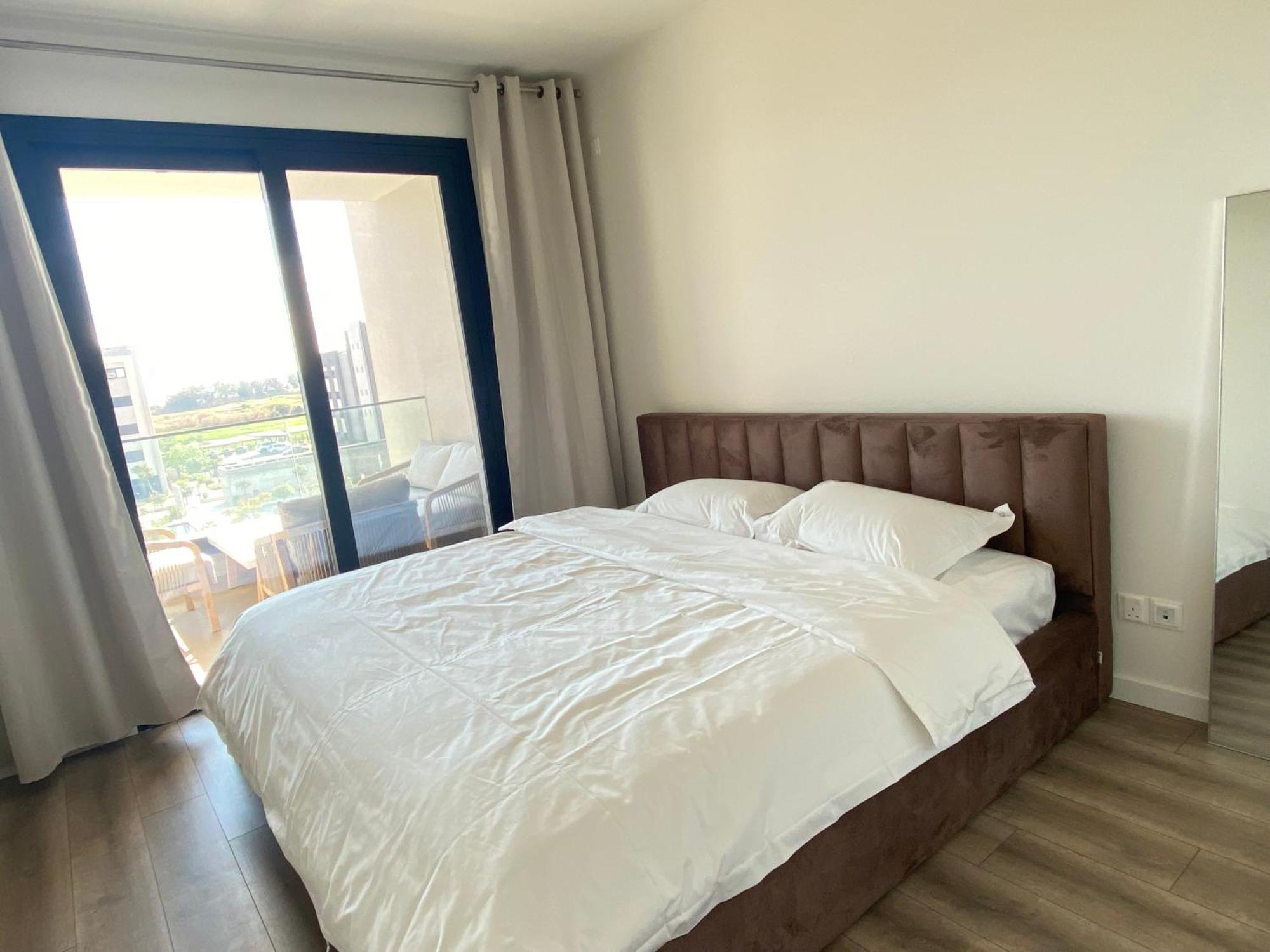 לימסול Sunset Gardens - Holiday Apartments - By Tlv Living חדר תמונה