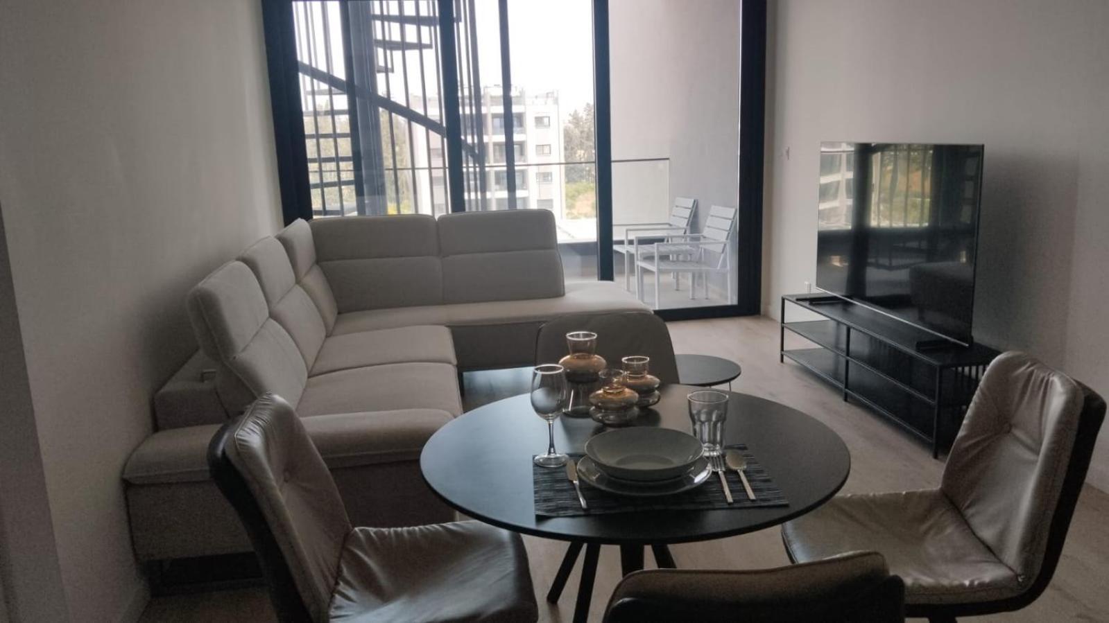לימסול Sunset Gardens - Holiday Apartments - By Tlv Living מראה חיצוני תמונה